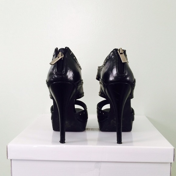 Pumps - Picture 3 of 3