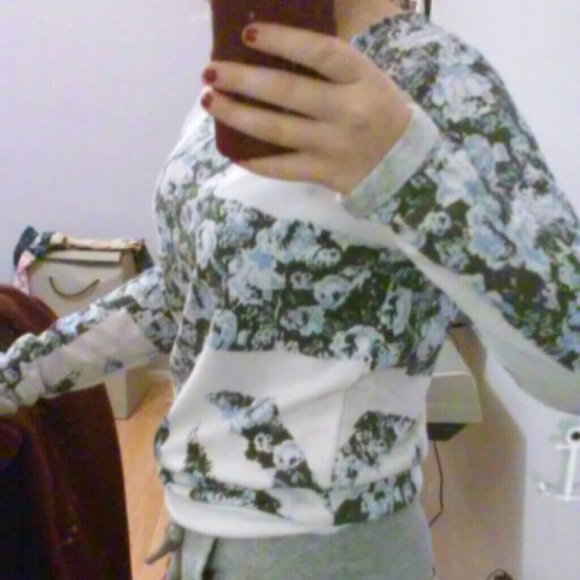 Cross floral top - Picture 3 of 3