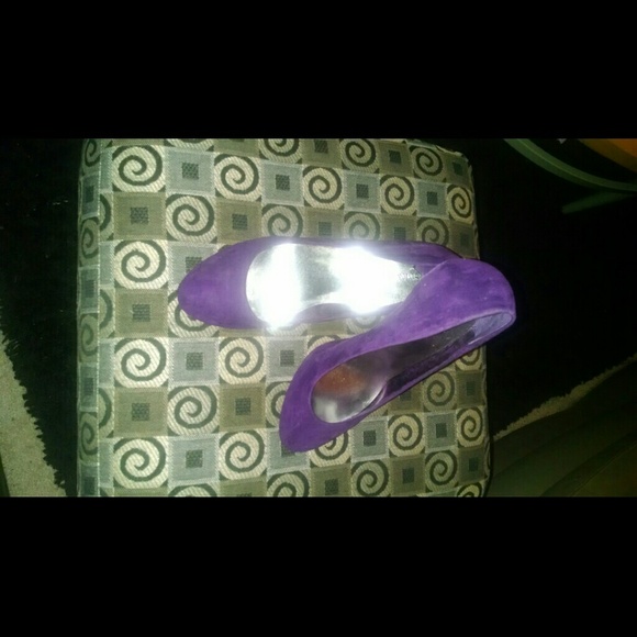 Purple Suede pumps
