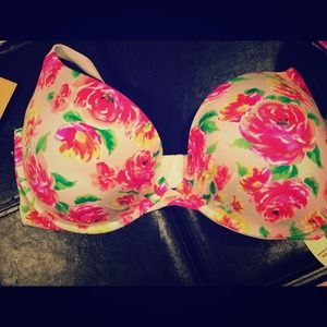 Brand NEW VS push-up bra! 36DD