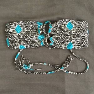 ❌TRADED❌ Acacia Swimwear Thai Lumahai