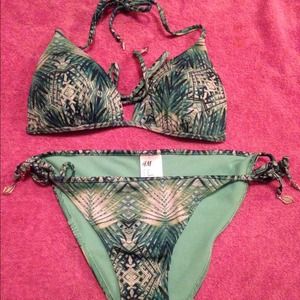H&M green bikini