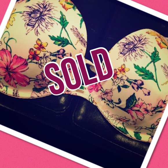 🙅 SOLD bundled 💁 VS push-up bra 36dd - Picture 1 of 3