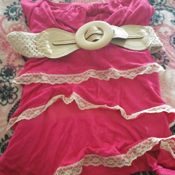 A strapless shirt with belt - Picture 1 of 1