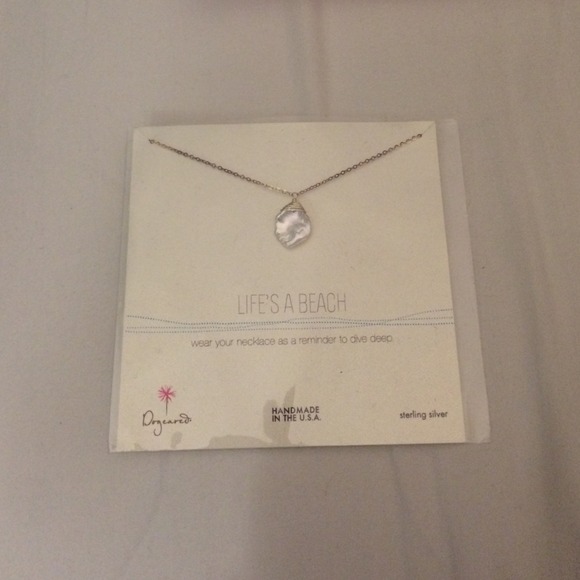 DOGEARED. life's a beach necklace
