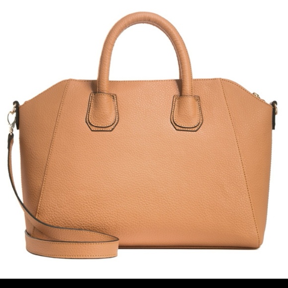 Handbags - Sold****Super fashionable Tan bag