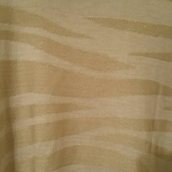 Stylish GB Sweater - Picture 2 of 4