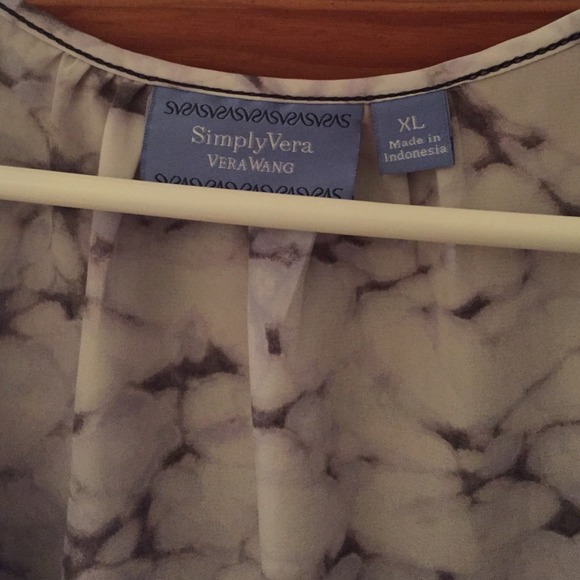 Vera Wang floral blouse - Picture 2 of 2