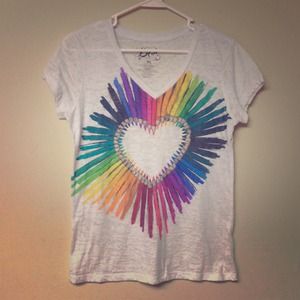 🌈Color my Heart V-Neck🌈