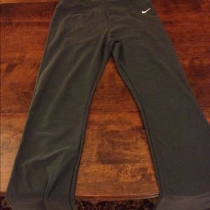 Nike yoga pants size small