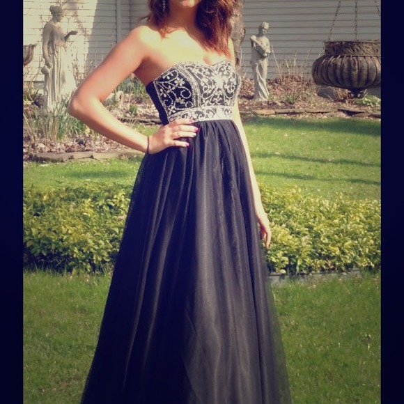 Dresses & Skirts - Black Prom Dress