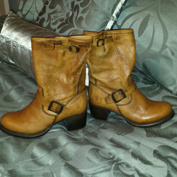 Frye Boots - Frye Boots "Vera" short