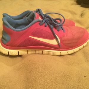 Womens nike free runs