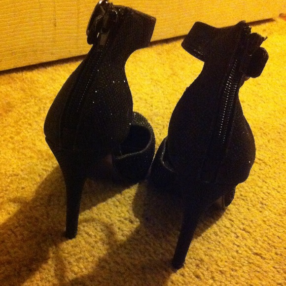 Hells - Picture 2 of 4