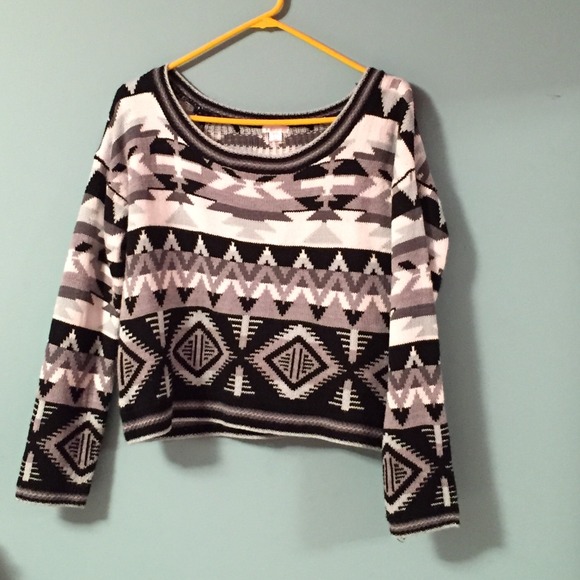 Multicolored patterned sweater, crop topish
