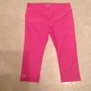 Under Armour capris - sz M!