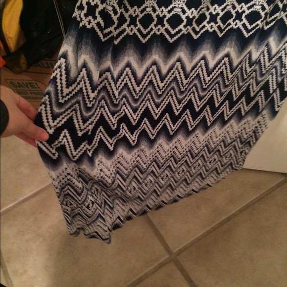 SOLD: maxi dress - Picture 4 of 4