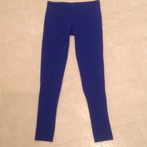 Under Armour full length workout leggings - sz S