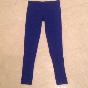 Under Armour full length workout leggings - sz S