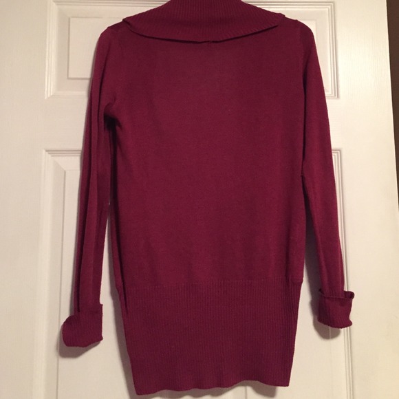 ❌sold❌Maroon sweater. - Picture 2 of 3