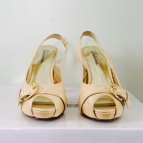 Pumps - Picture 2 of 4