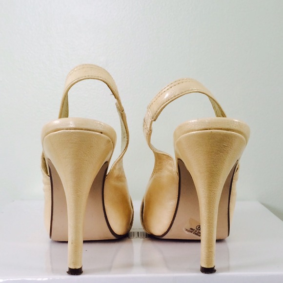 Pumps - Picture 3 of 4
