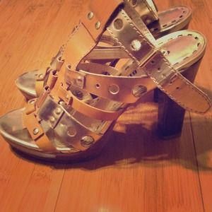 Gianni Bini Gold sandals