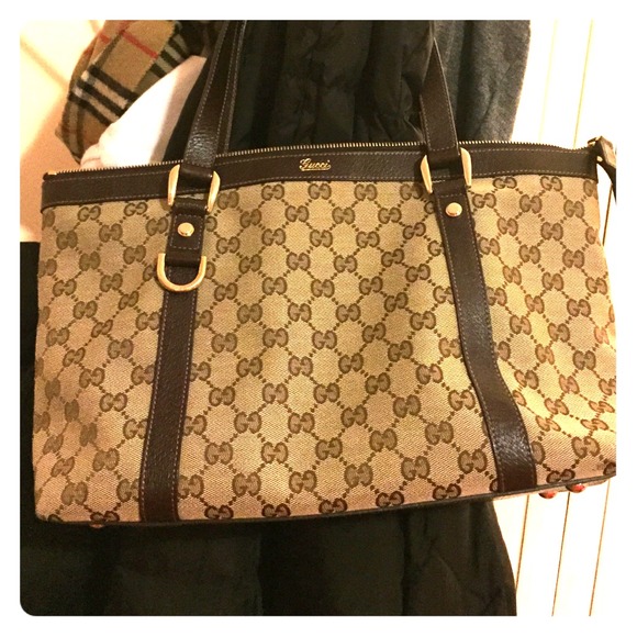 FLASH SALE Gucci abbey tote 100% authentic !!!