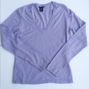 Theory lavender v-neck sweater