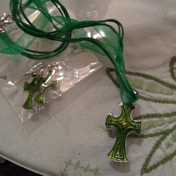 BRAND NEW matching earrings and necklace