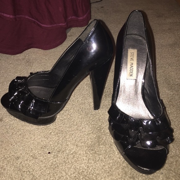 Steve Madden Black heels