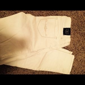 White skinny jeans