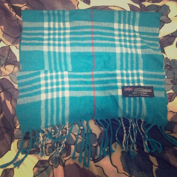 100% Cashmere Scarf in Blue