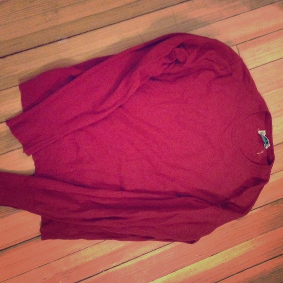 Cashmere red crewneck sweater