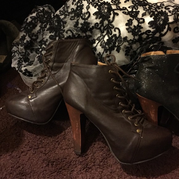 Bundle deal. 2 pairs for 35! Deals accepted - Picture 3 of 3