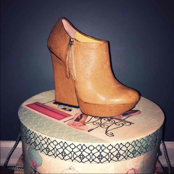 Nine West Leather Bootie