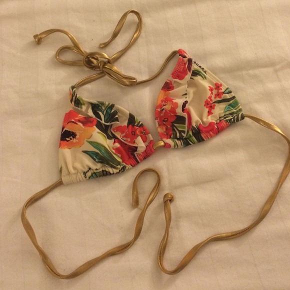 Guess Swimwear Bikini Top NWOT! Super cute! - Picture 3 of 3