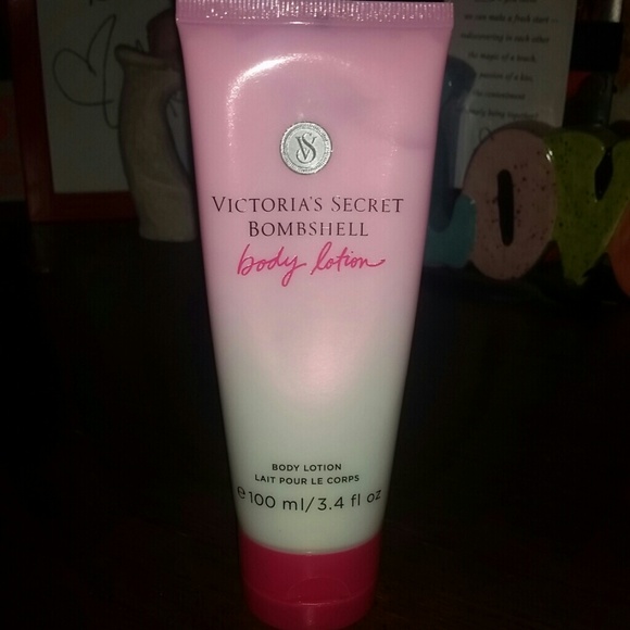 Victoria Secret Bombshell lotion