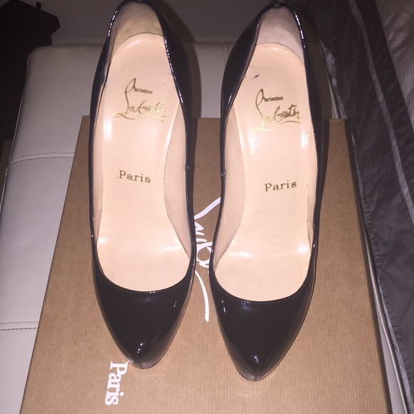 ❌SOLD!!❌CHRISTIAN LOUBOUTIN ROLANDOS SIZE 37.5 - Picture 3 of 4
