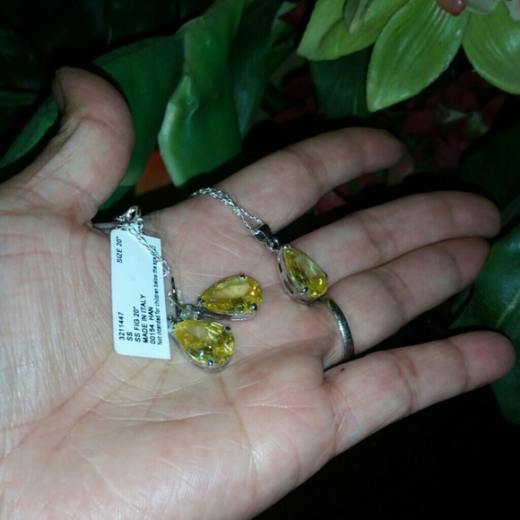 Sale! 🎉🎉💣Created Citrine necklace & earrings