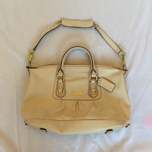 💖👉HOST PICK👈💖 New Authentic COACH PURSE - Picture 2 of 4