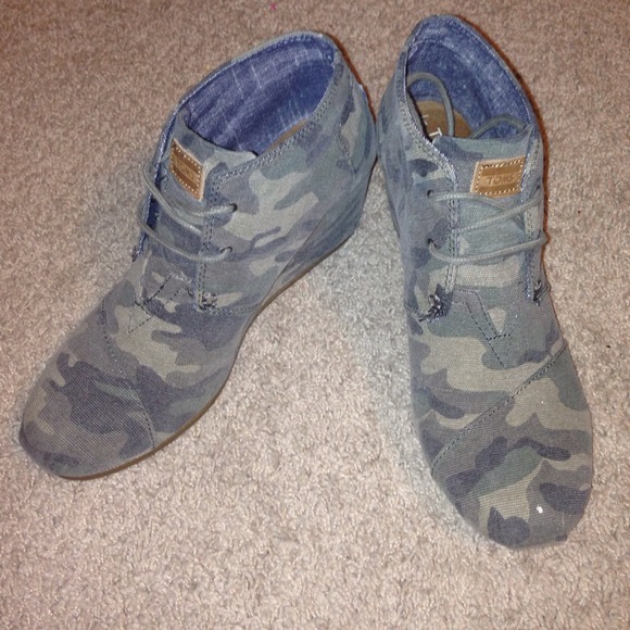 Toms booties! ON HOLD UNTIL 1/30🎉