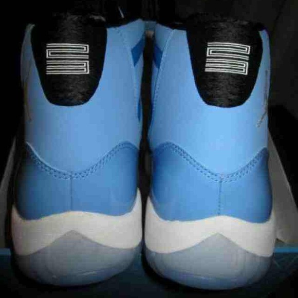 Air Jordan "Pantone" 11s - Picture 3 of 4