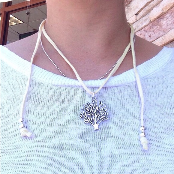 Beautiful necklesses!!! - Picture 2 of 3