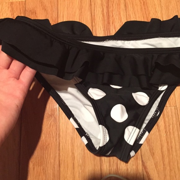 Bikini - Picture 3 of 4