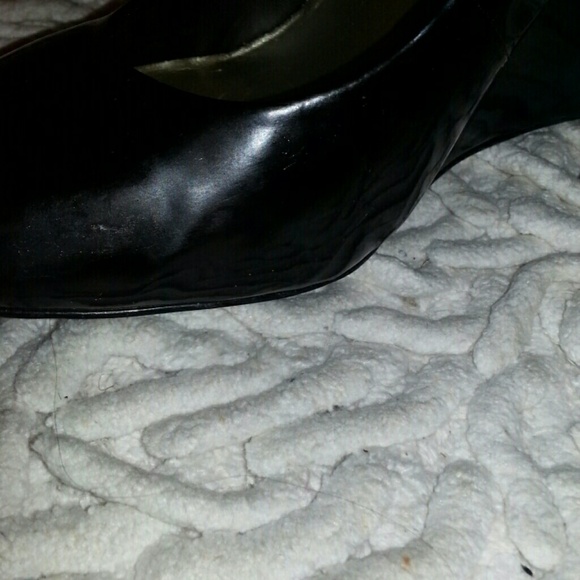 Black wedges  ☆☆☆☆FIRST TIME HOST PICK☆☆☆☆☆ - Picture 4 of 4
