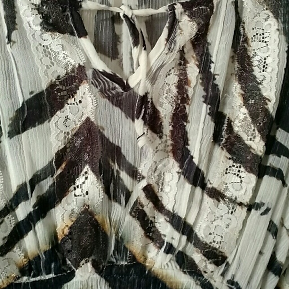 Top - Picture 2 of 3