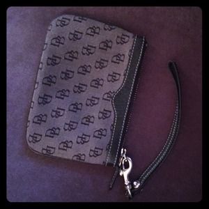 Dooney & Bourke wristlet