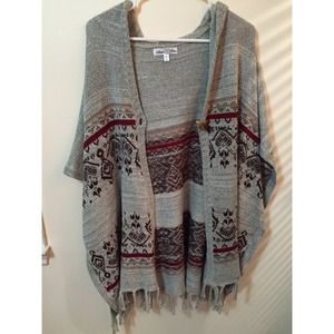🐾Tribal print poncho with hood JUST REDUCED