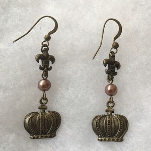 Vintage Crown dainty Earrings